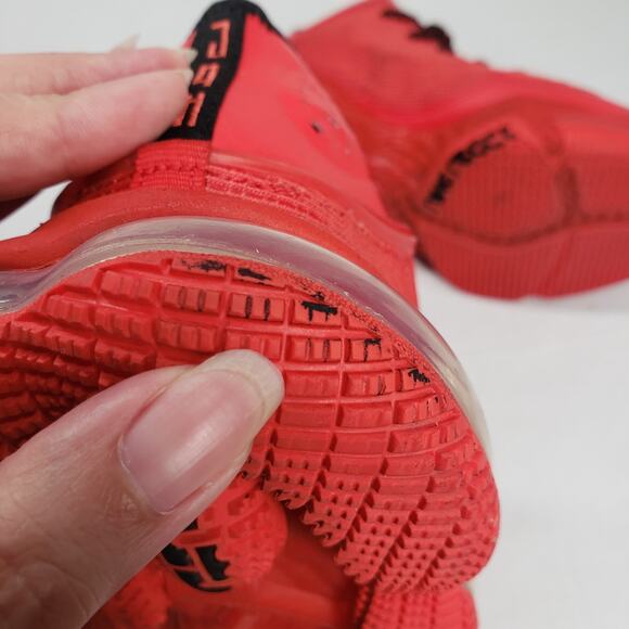 Nike LeBron 19 XIX Low Light Crimson Red Mens 8 Basketball Shoes DO9829-600 - Picture 10 of 16